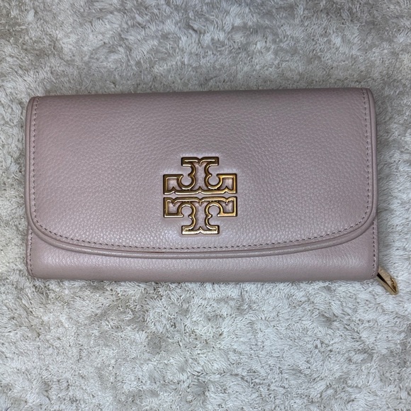 Tory Burch Blush Pink Britten Duo Envelope Continental Wallet with Gold Logo - Picture 1 of 13